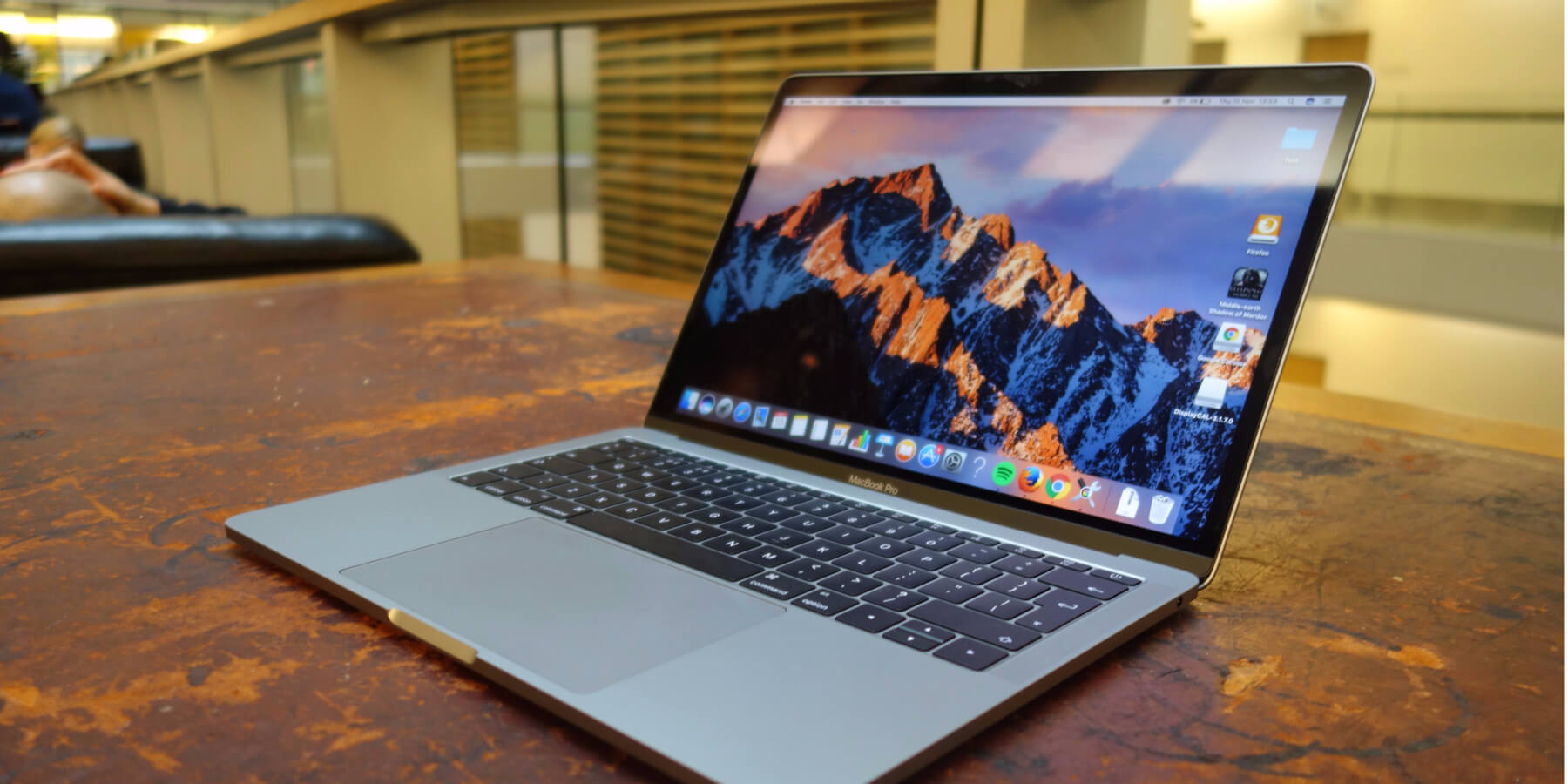 Apple MacBook Pro 13 (2017) - FR Laptop Service