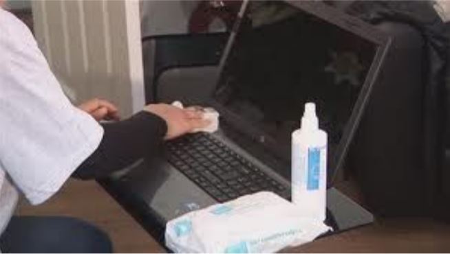sapu Cara Nak Elak Laptop Masuk Habuk