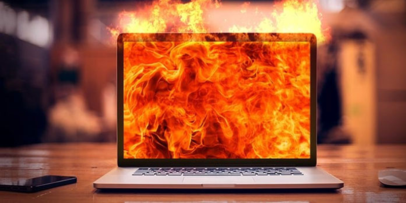 3 Tanda Laptop Anda Ada Masalah Motherboard