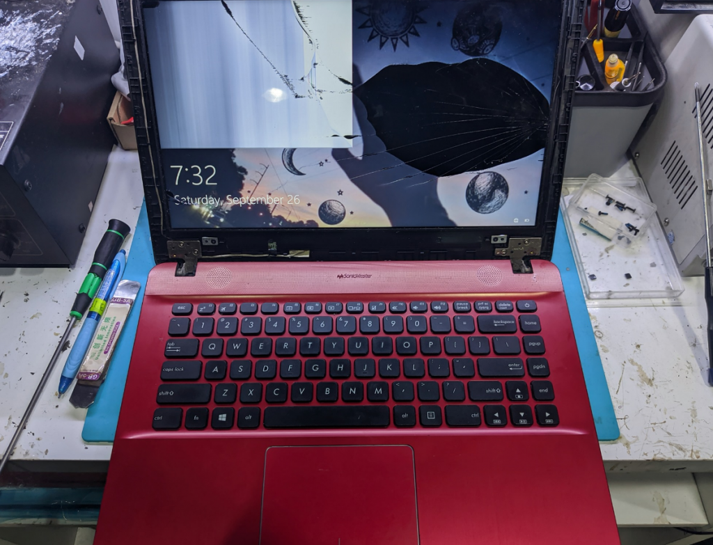 Tanda Screen Laptop Rosak & Cara Penjagaan Skrin Laptop Yang Betul FR